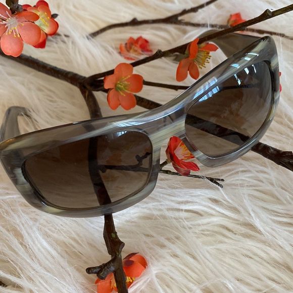 💞GUCCI 💞gorgeous sunglasses - Picture 5 of 17